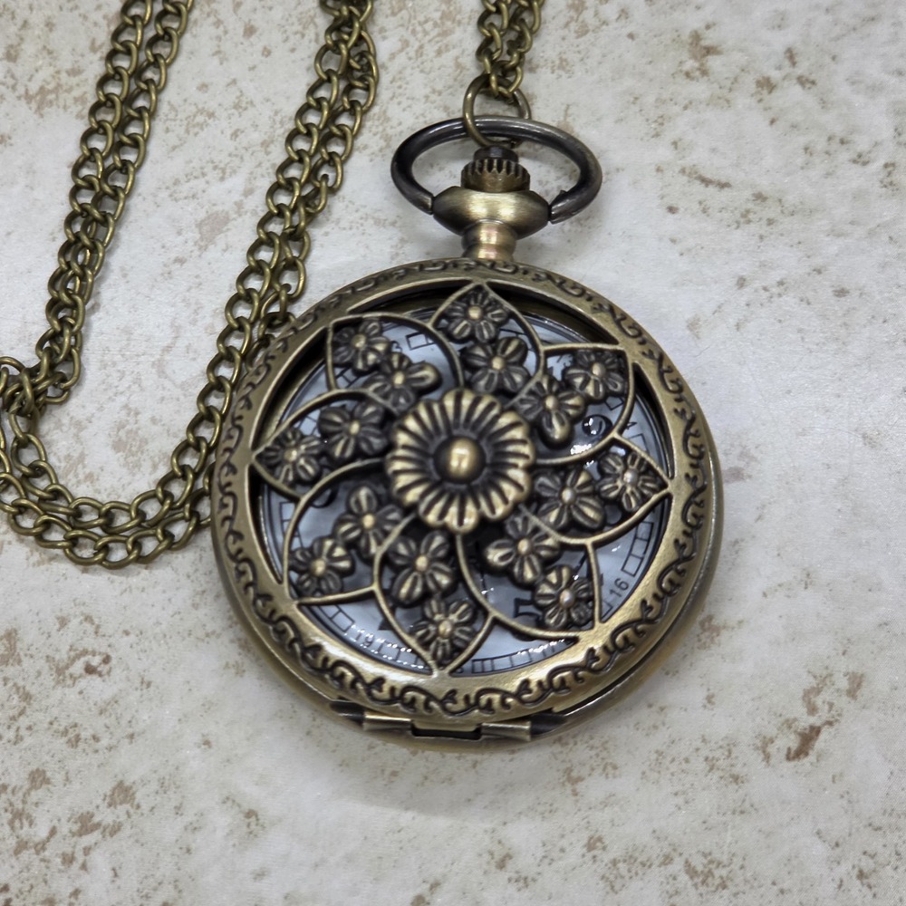 Vintage-style Bronze Floral-carved Openwork Quartz Pocket Watch Pendant Chain